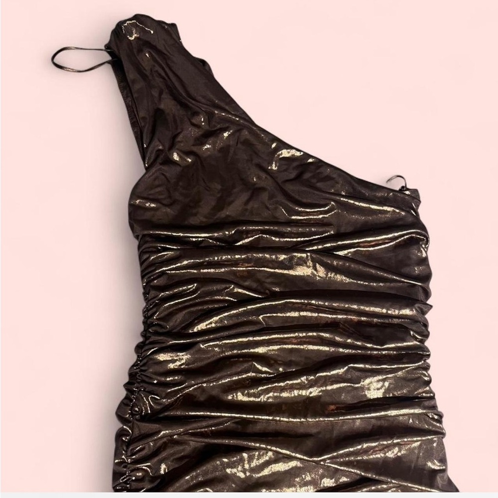 Elegant One-Shoulder Metallic Dress - Picture 6 of 7